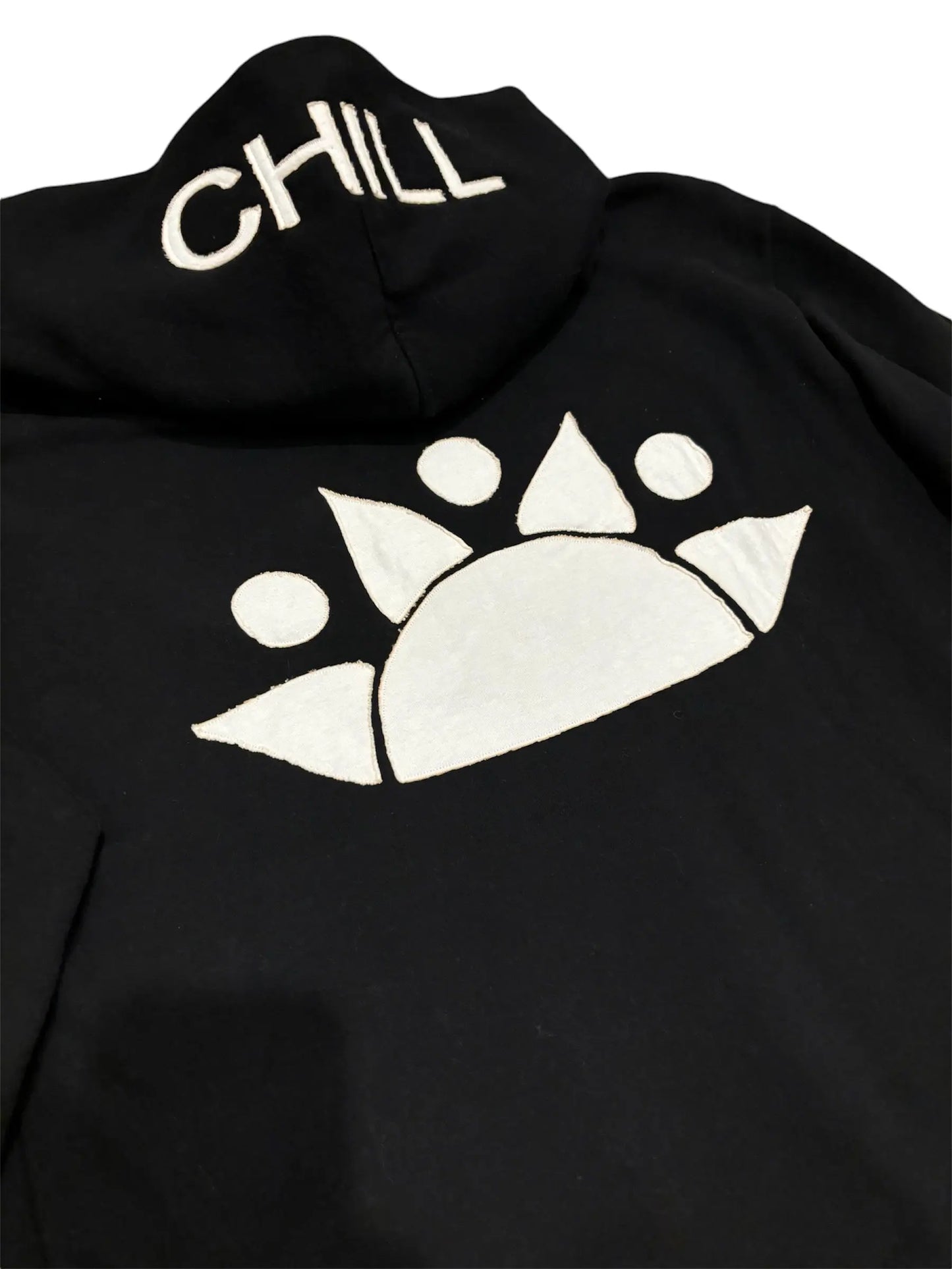 Serenity Applique-Black/White chill life style