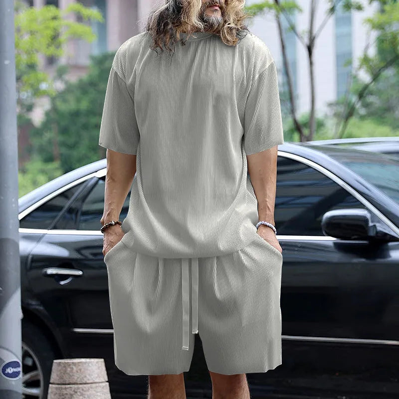 Men's vacation loose beach shorts set for stylish comfort.