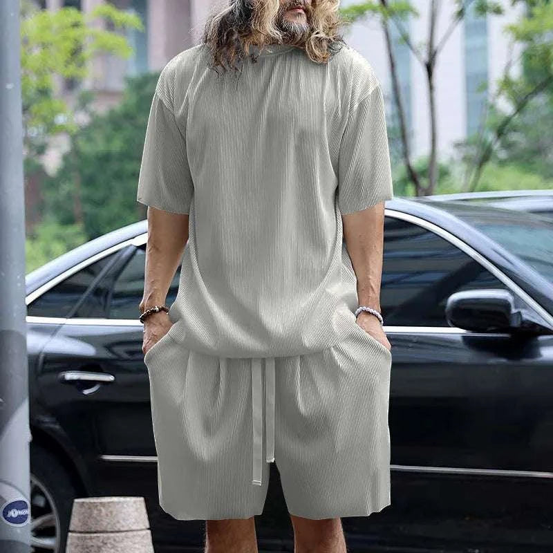 Men's vacation loose beach shorts set for stylish comfort.