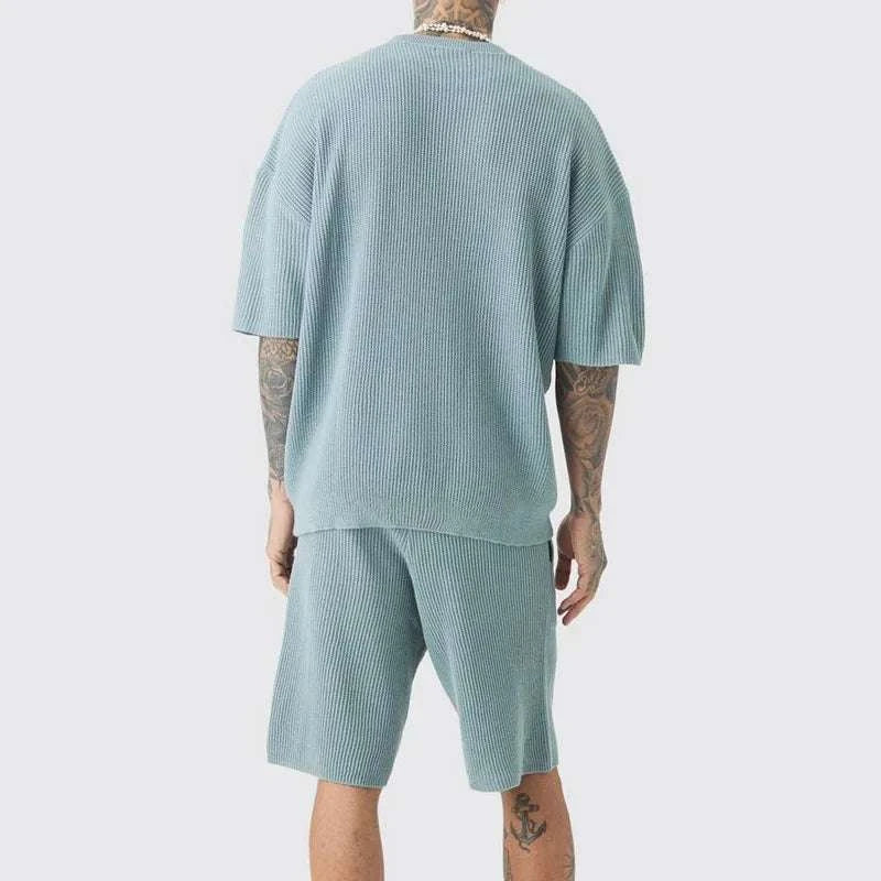 Beach casual street wear men’s outfit set with knit texture and O-neck collar.