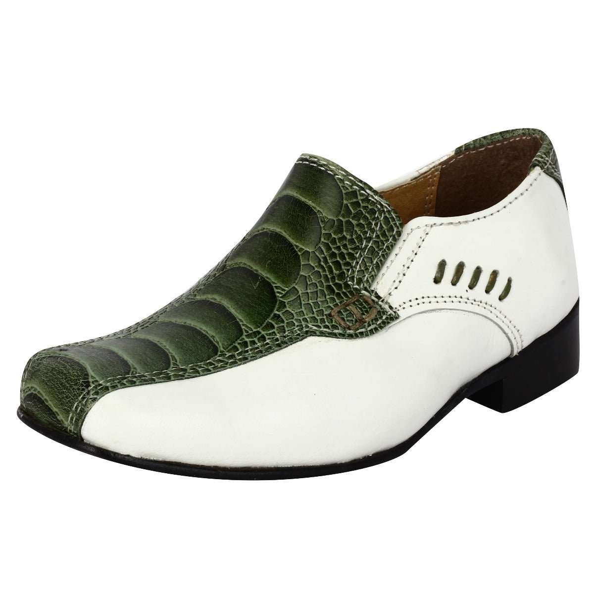 Junior leather loafers with ostrich leg print skin and genuine leather upper and sole.