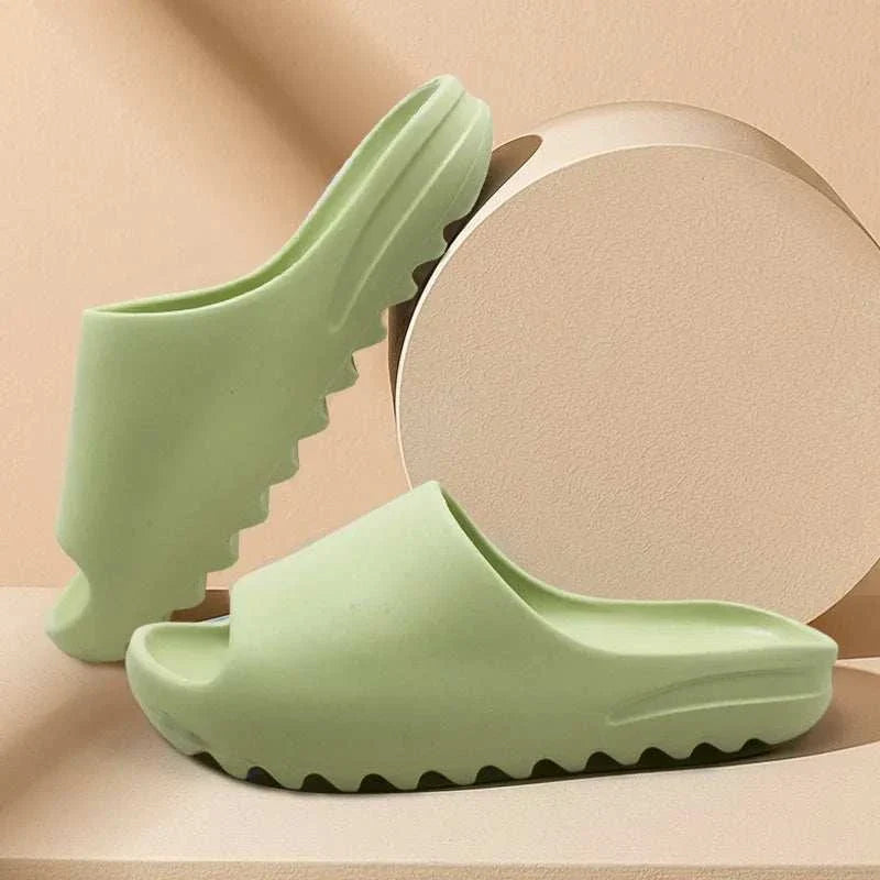 Big Size 47 summer slippers in green, EVA soft bottom, lightweight indoor and outdoor footwear.