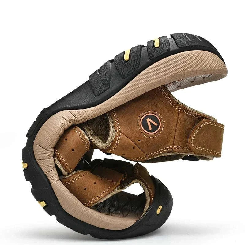 Summer men's sandals in genuine leather with flexible sole, ideal for beach and outdoor activities, available in sizes 38-48.