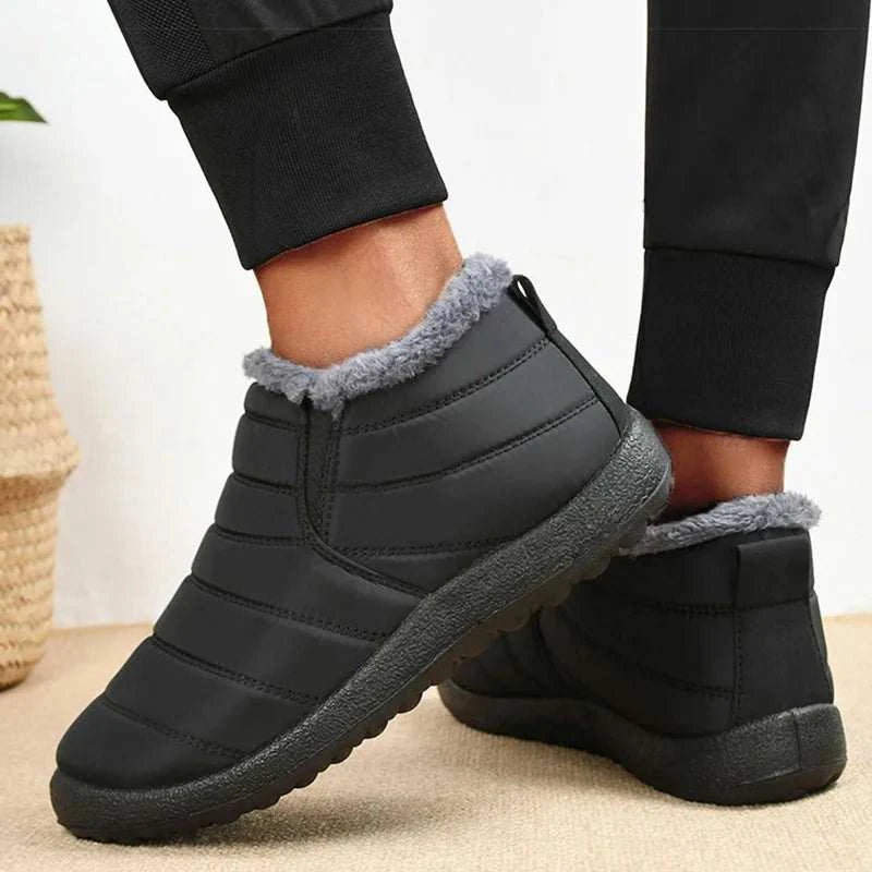 Cozy & Stylish Men's Slip-On Winter Ankle Boots - Waterproof Snow Booties with Plush Lining for Ultimate Warmth and Comfort