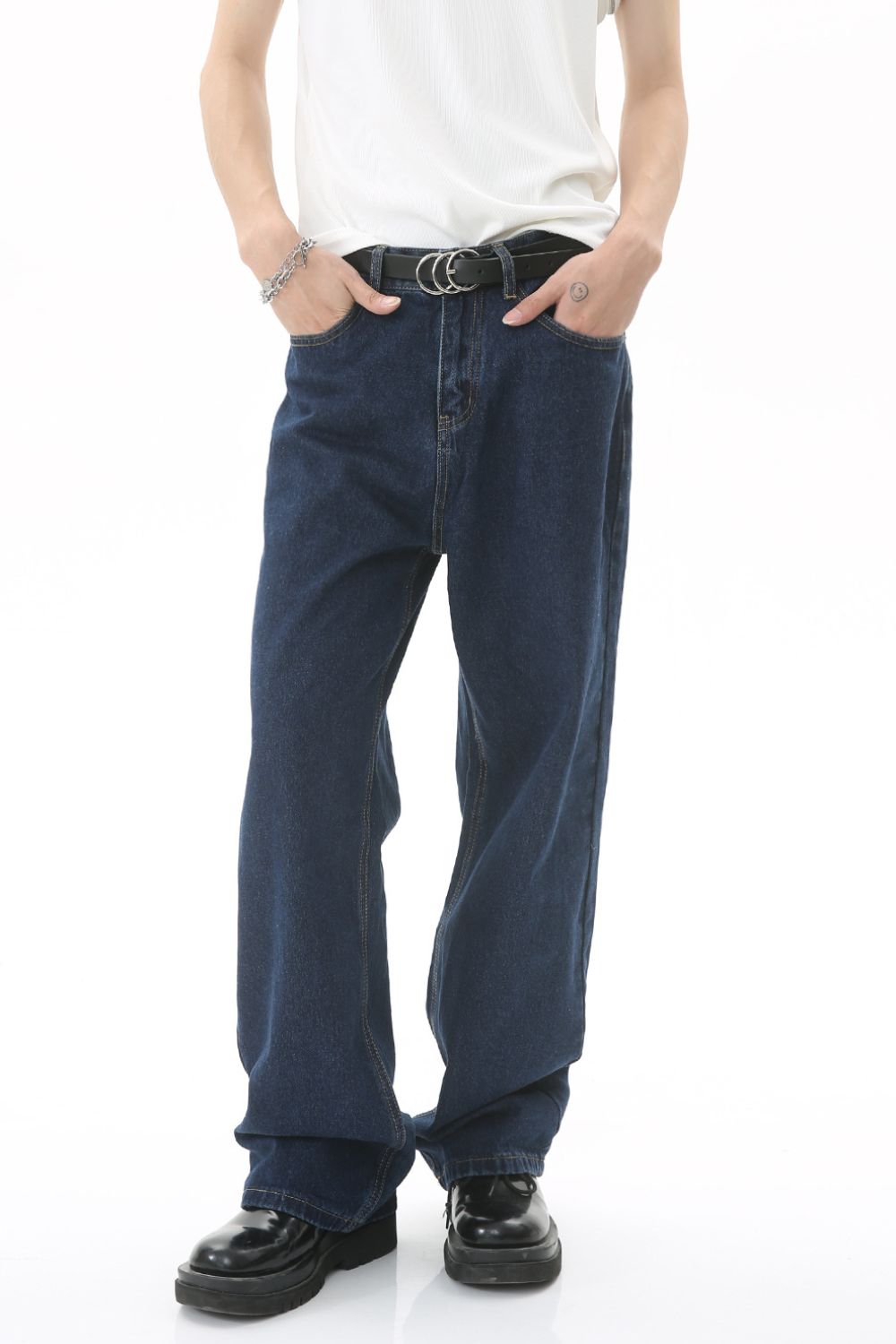 Men's mid rise straight leg jeans, dark blue, no stretch.