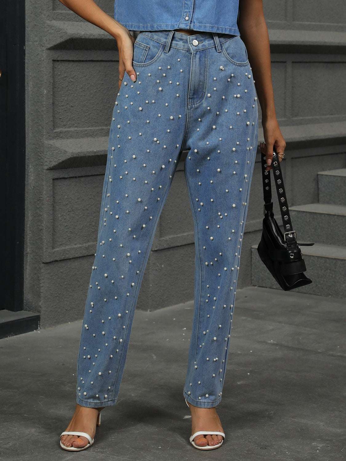 Pearl detail straight jeans with pockets in blue denim.