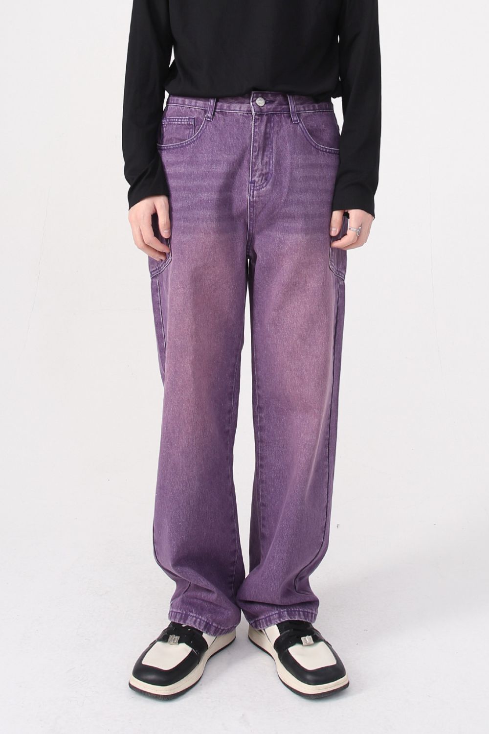 Wide leg men's jeans with pockets in purple, no stretch, made of cotton, polyester, and viscose.