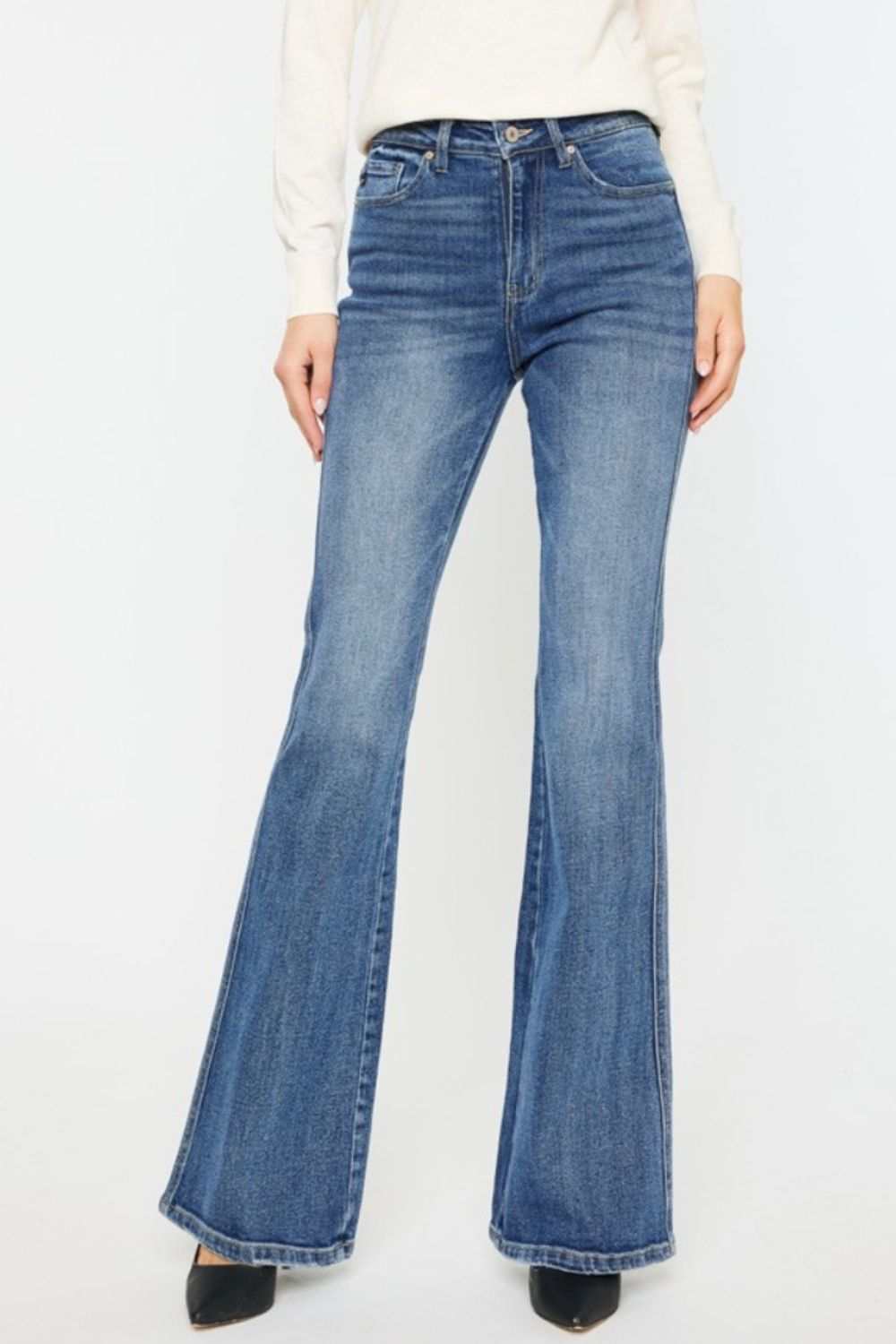 High waist flare jeans with a stylish retro design and flattering fit.
