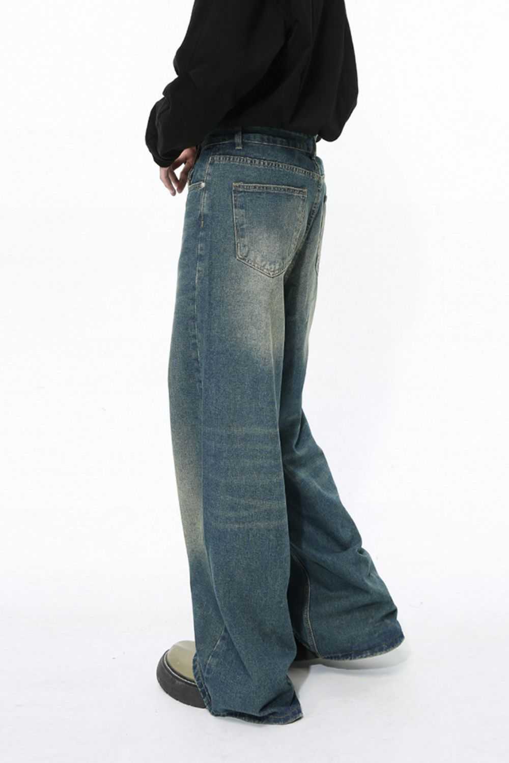 Men's wide leg jeans with pockets, basic style, no stretch, cotton blend.