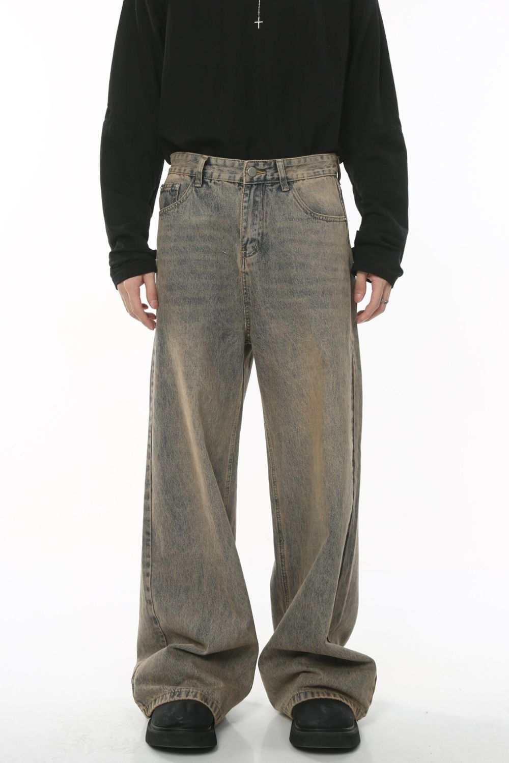 Wide leg jeans with pockets, basic style, no stretch, front view.