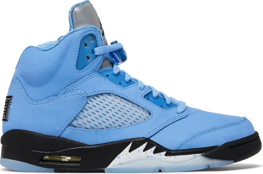 Air Jordan 5 Retro SE 'UNC' sneakers in University Blue with black midsole and silver tongue.