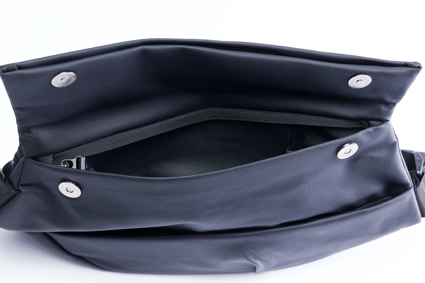Wallace | Oxford Shoulder Bag - MENLL