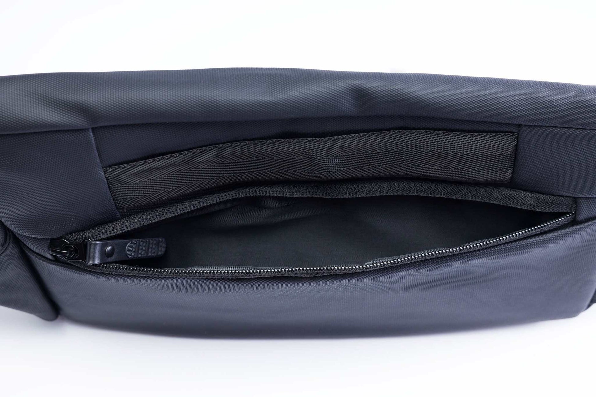 Wallace | Oxford Shoulder Bag - MENLL