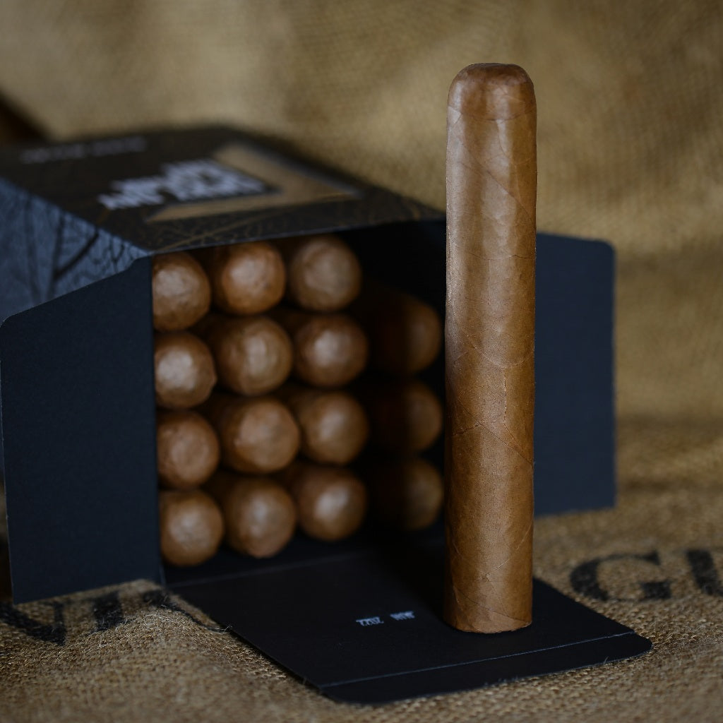 Box of 16 premium 6x60 Gordo Connecticut cigars, featuring a rich Nicaraguan blend with an Indonesian binder and a Connecticut wrapper.