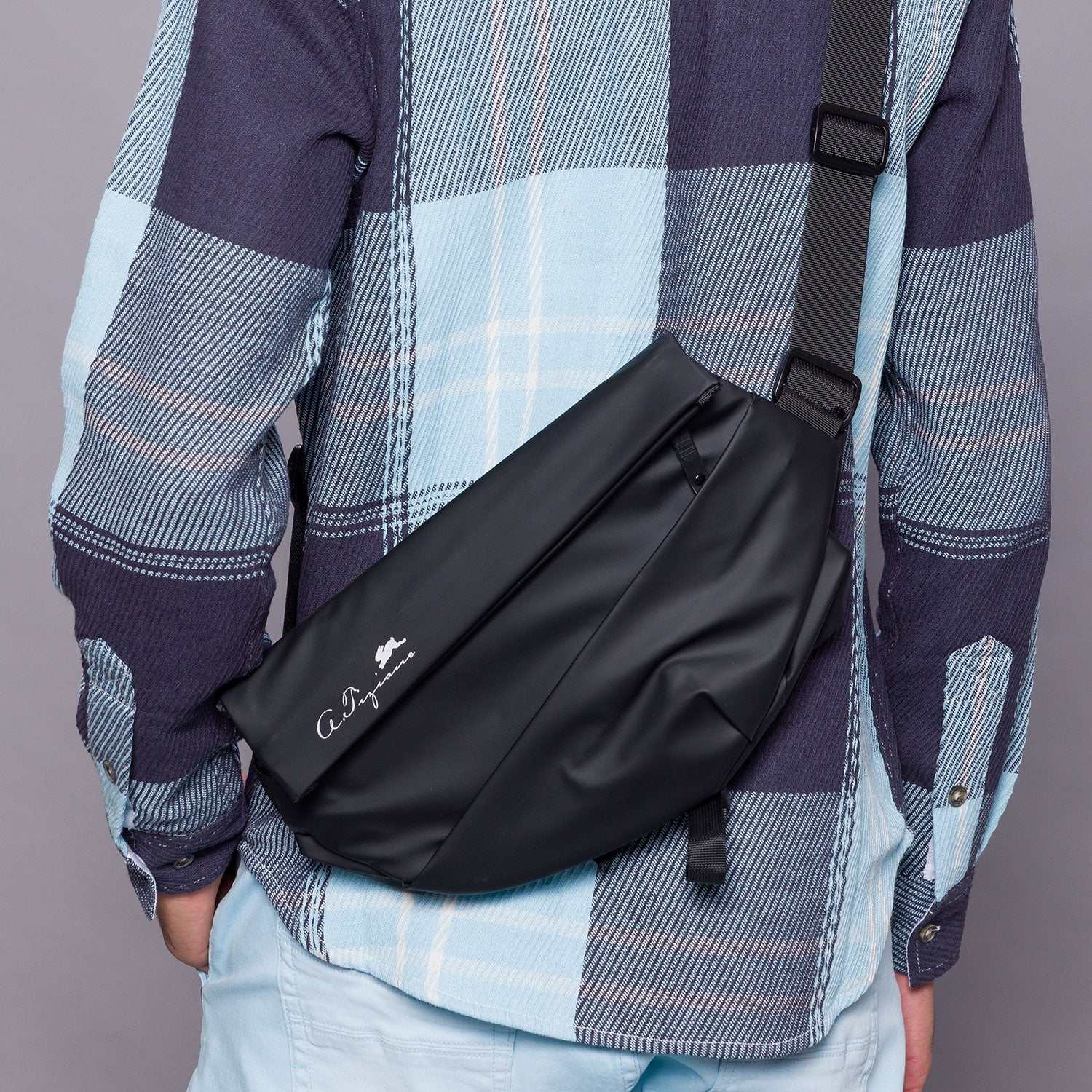 Wallace | Oxford Shoulder Bag - MENLL
