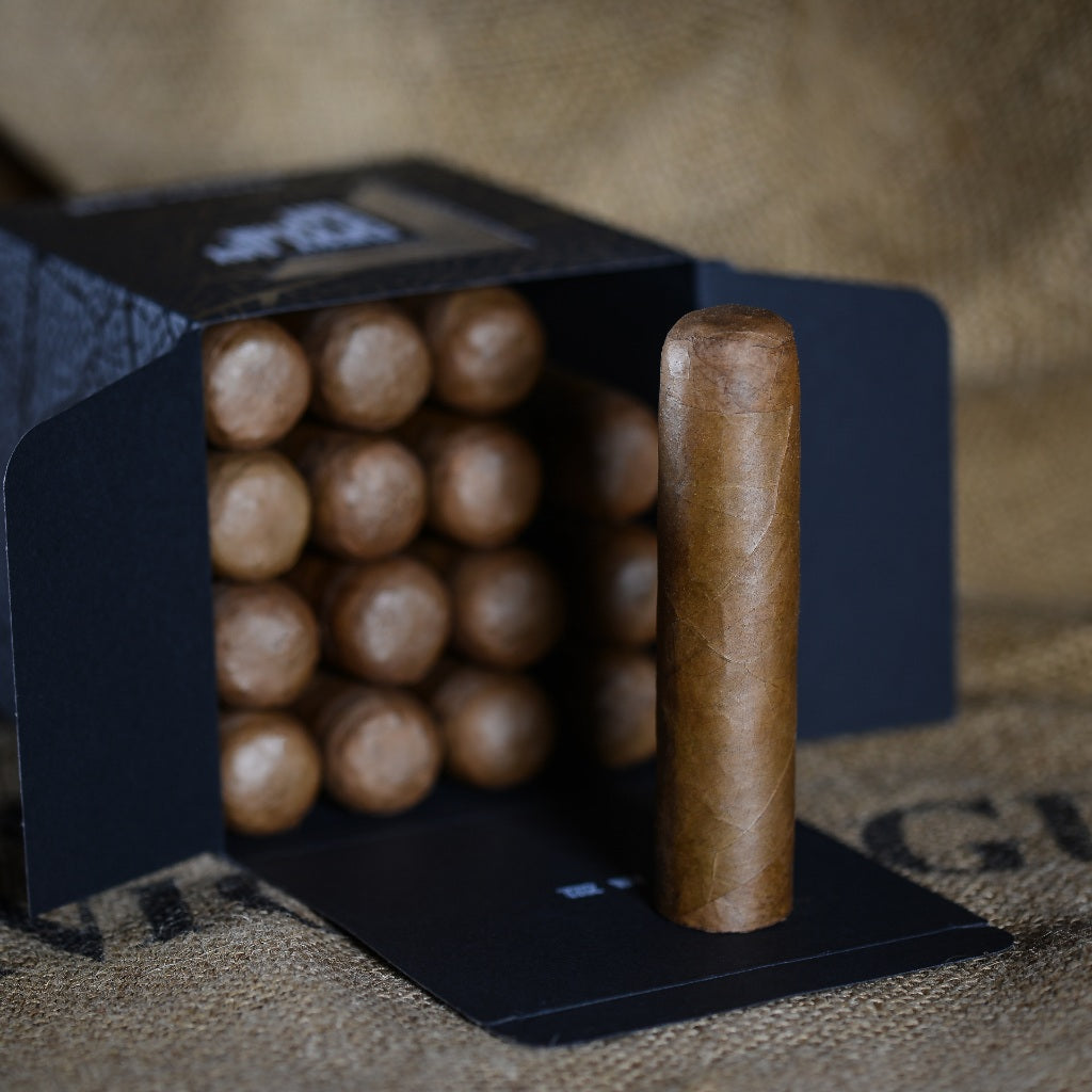 Box of 16 premium 4¼x64 CHONK Connecticut cigars, featuring a medium-strength blend with Nicaraguan fillers and an Indonesian binder.
