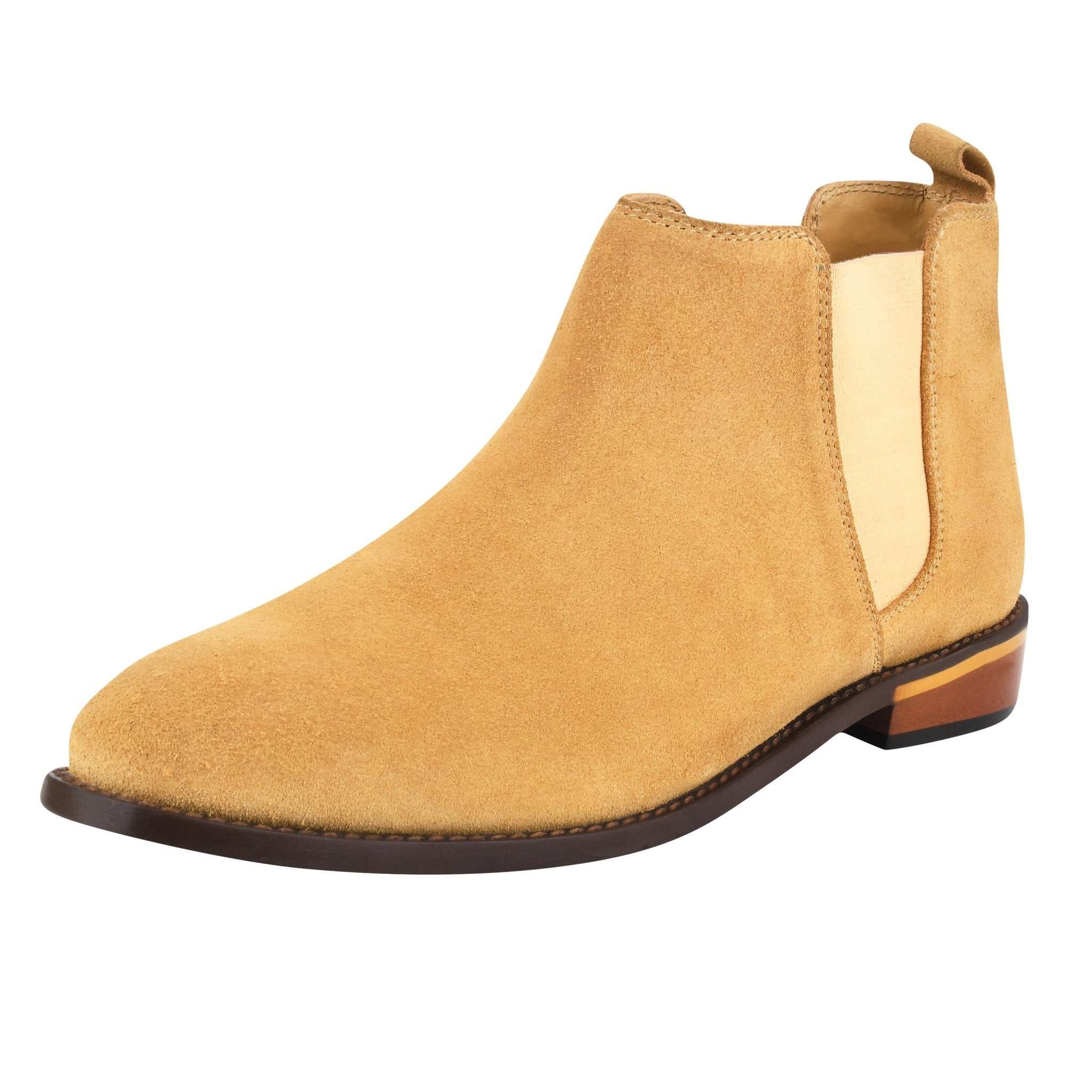 Men's Chelsea boot made of genuine suede leather with elastic closure and rubber sole.
