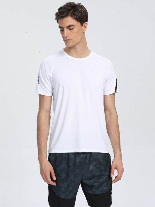 Loose breathable men's quick-dry sports tee for active days.