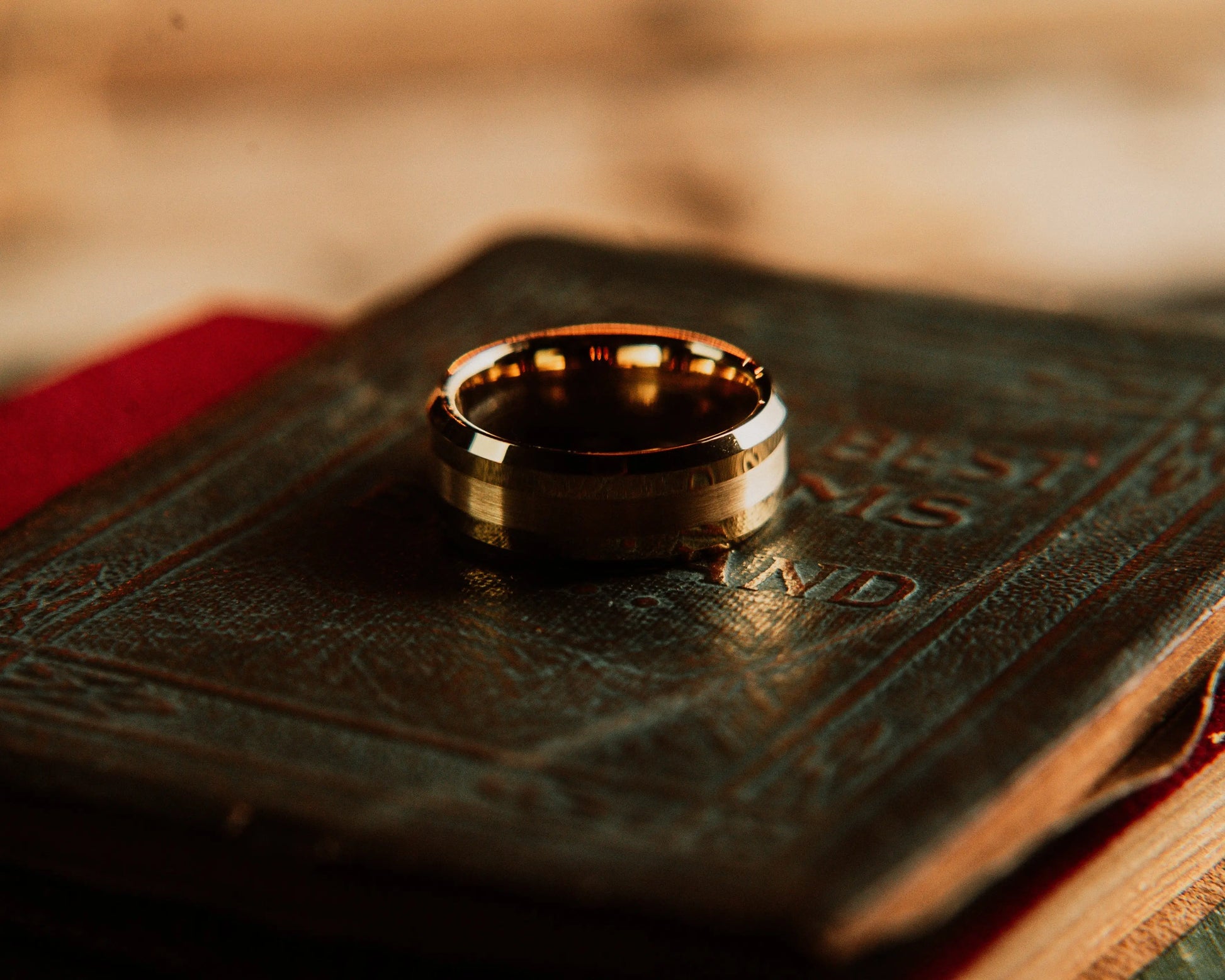 The "Gentleman" Ring - MENLL