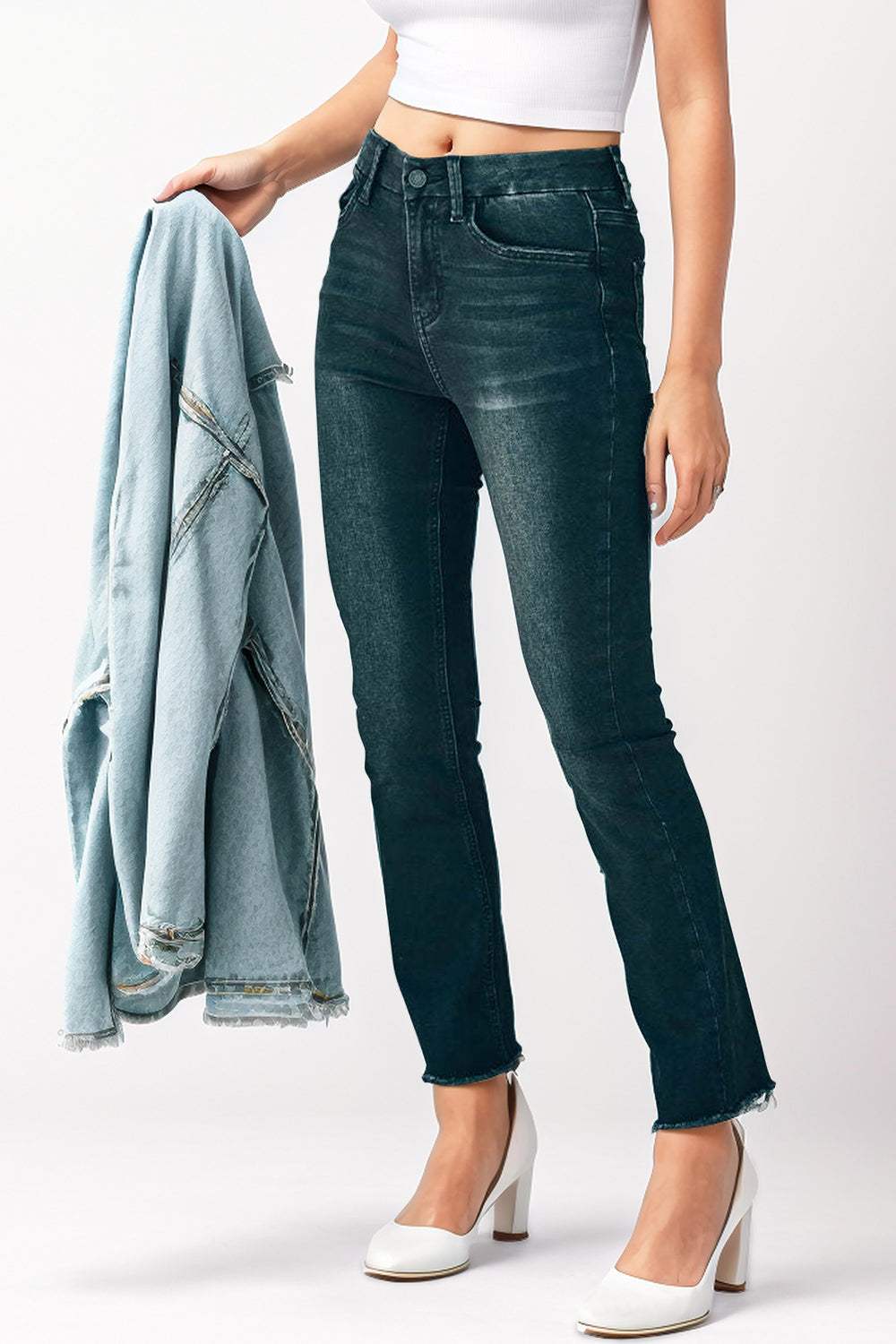 Mid-rise waist skinny jeans with pockets, slightly stretchy denim.