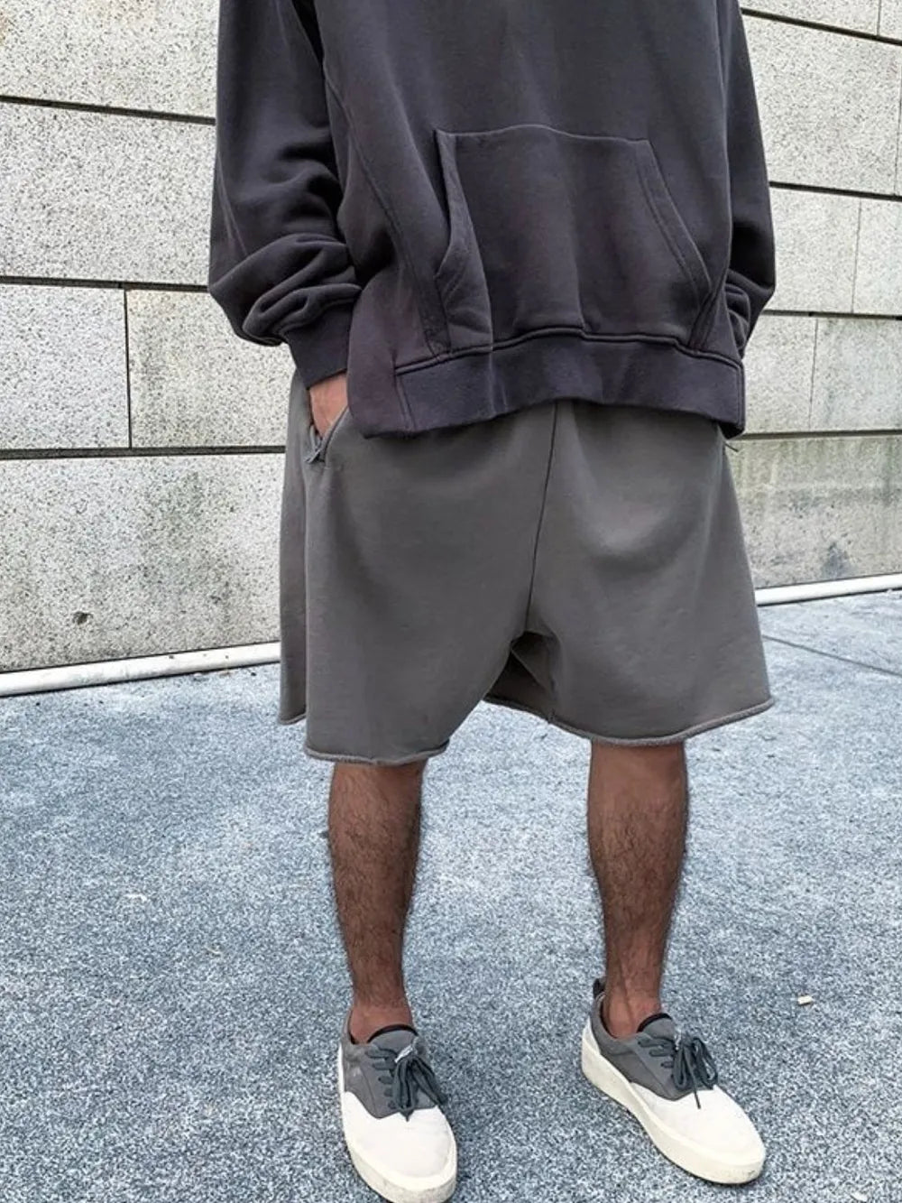 Men's plus size elastic waist shorts in gray, made of 100% cotton, with a basic style.