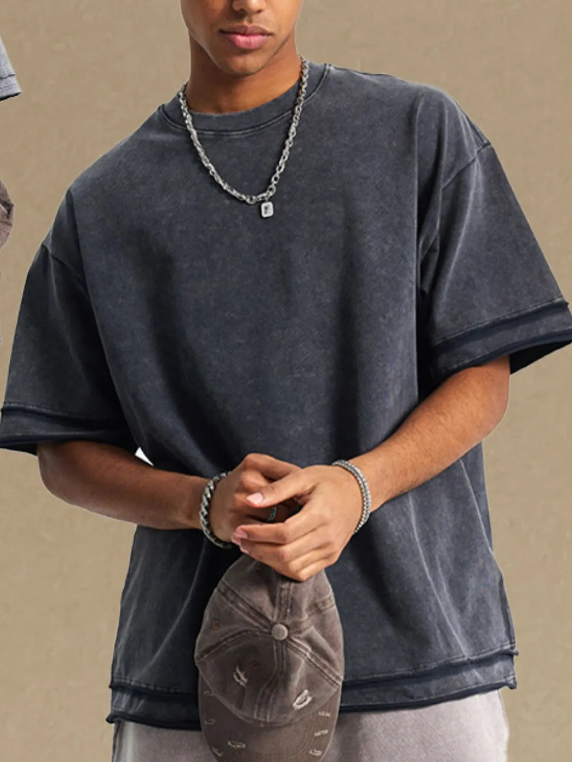 Men's round neck half sleeve t-shirt in dark color, slightly stretchy, 100% cotton.