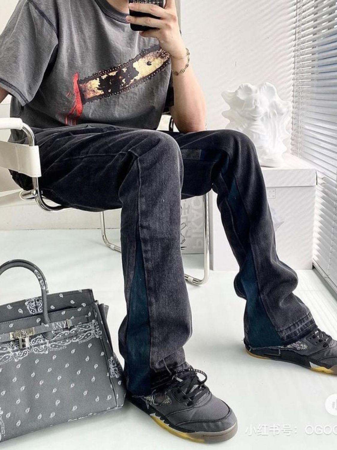 Men's washed bootcut jeans with basic style, no stretch, cotton-polyester fabric.