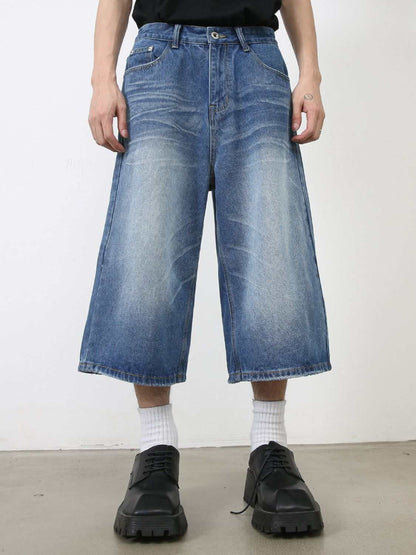 Men's washed denim shorts with pockets, basic style, buttoned, non-stretch, cotton-viscose blend.