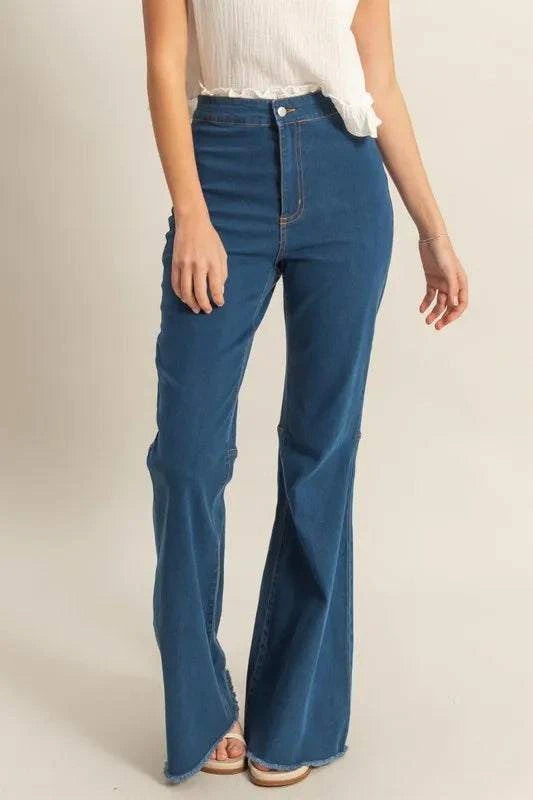 Raw hem high-waist washed flared jeans with a retro silhouette.