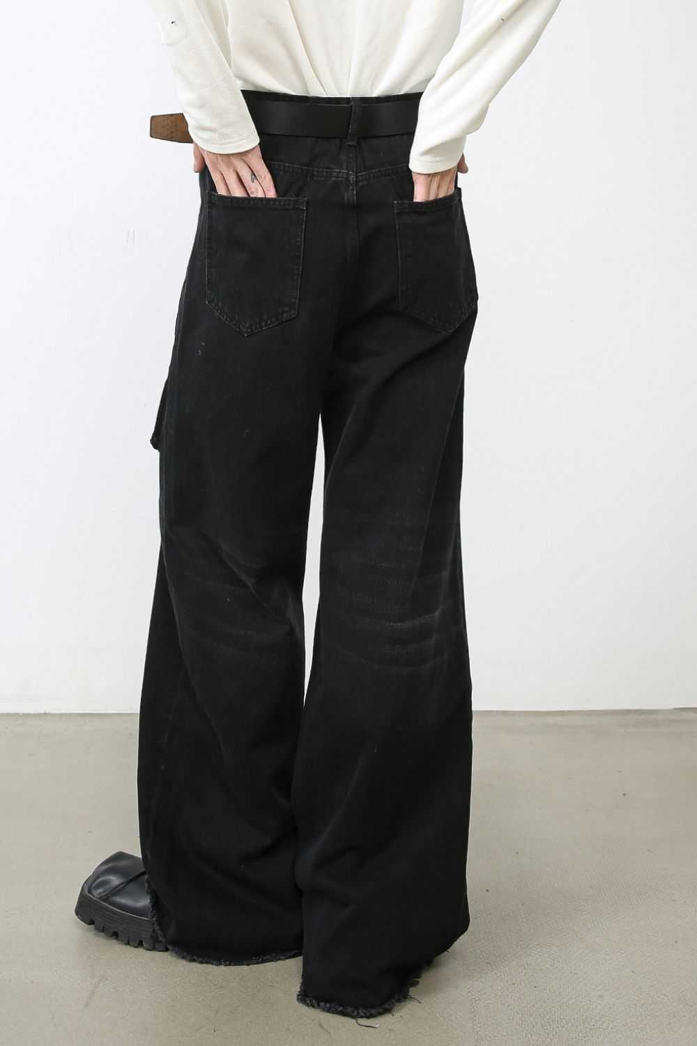 Men's wide leg jeans with pockets, black, basic style, no stretch.