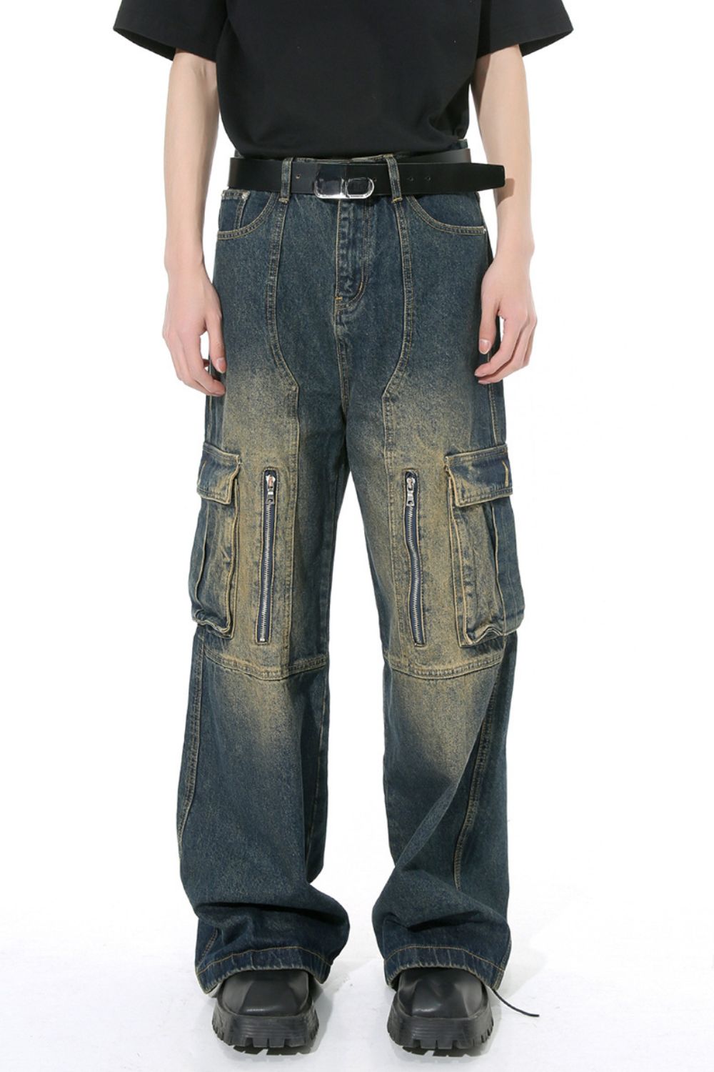 Mid Rise Jeans with Cargo Pockets, basic style, no stretch, 75.9% cotton, imported.