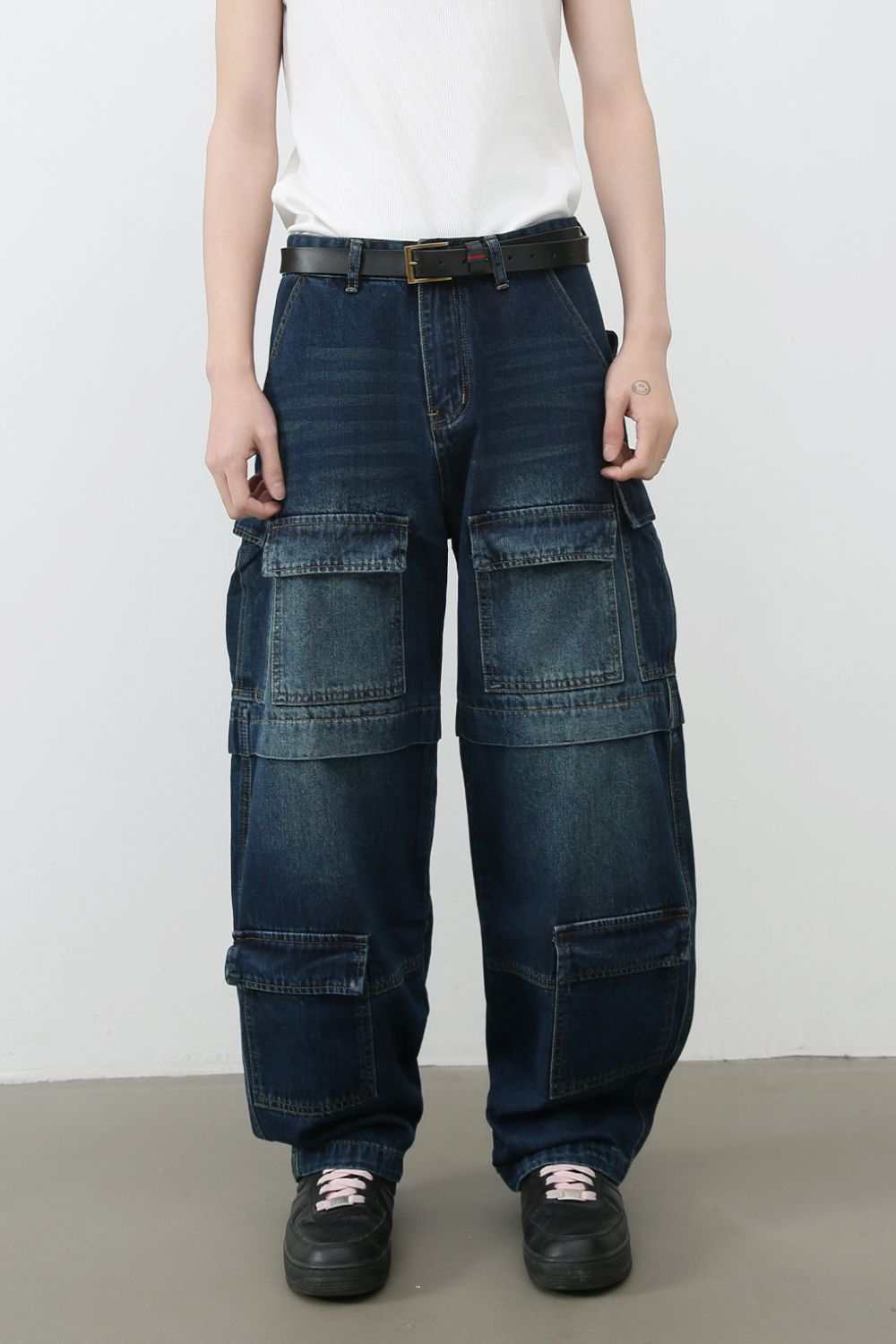 Men's mid rise jeans with cargo pockets, basic style, no stretch, cotton blend.