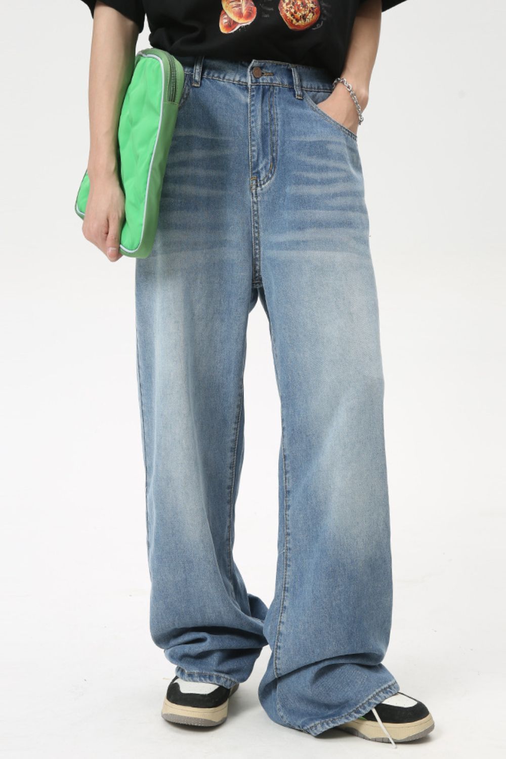 Men's washed straight jeans with basic style, no stretch, and a cotton-viscose blend.