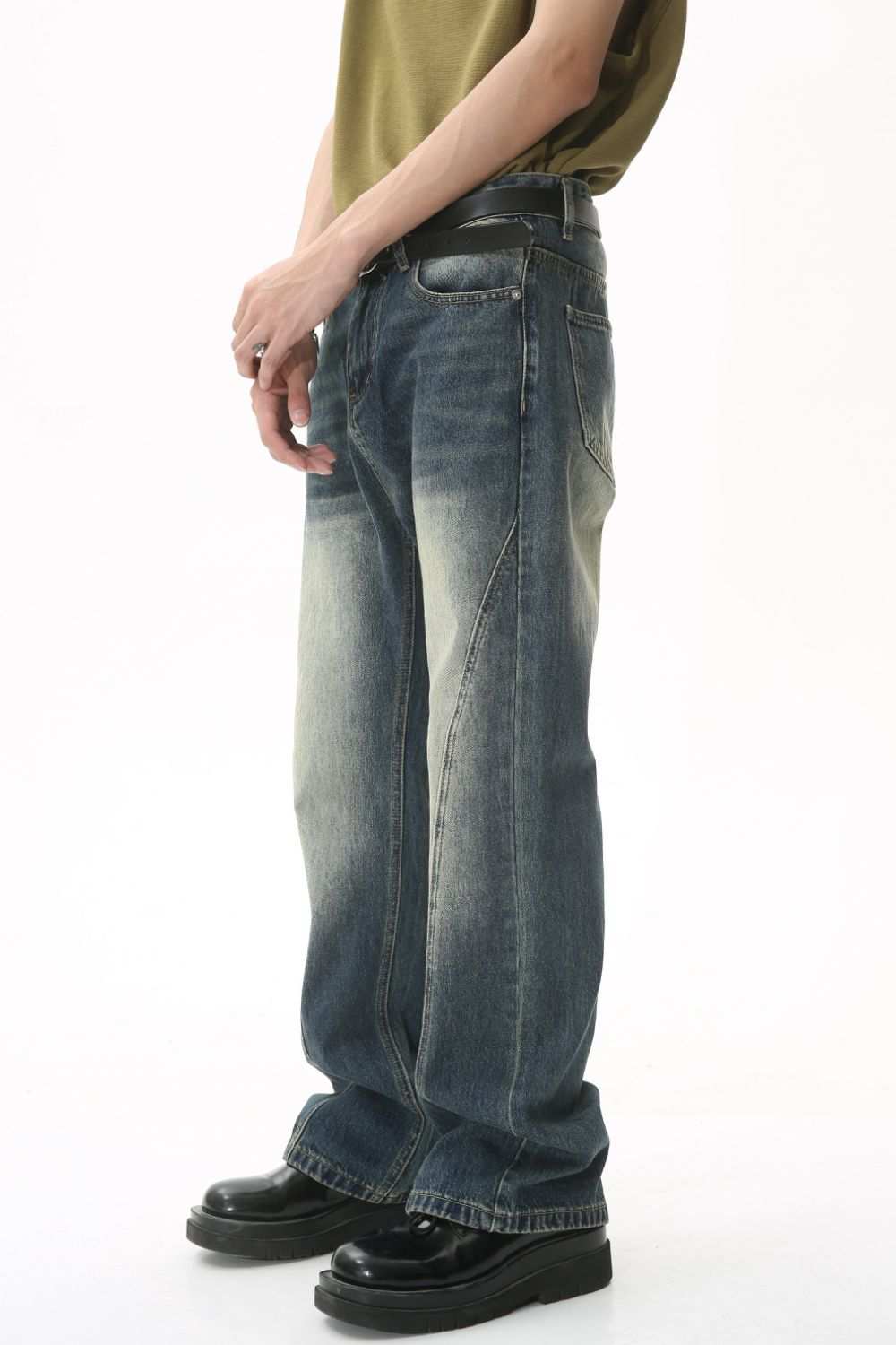 Decorative seam jeans with pockets, basic style, no stretch, cotton mix.