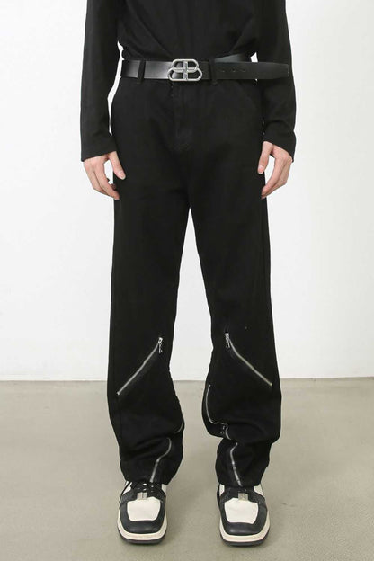 Men's loose fit jeans, basic style, no stretch, black.