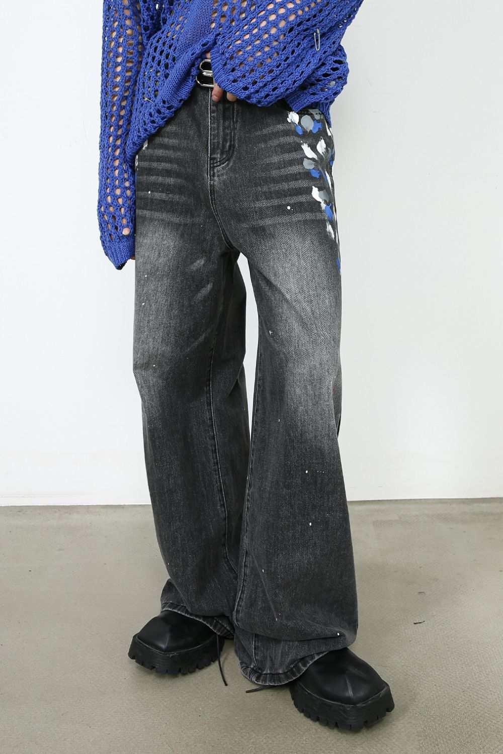 Men's wide leg jeans with basic style in dark wash, no stretch, made from cotton blend.