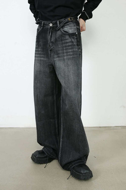 Men's wide leg jeans with pockets in black, no stretch, cotton-polyester blend.