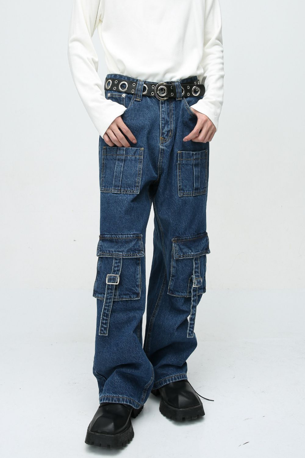 Mid Rise Men's Jeans with Cargo Pockets, no stretch, cotton blend.
