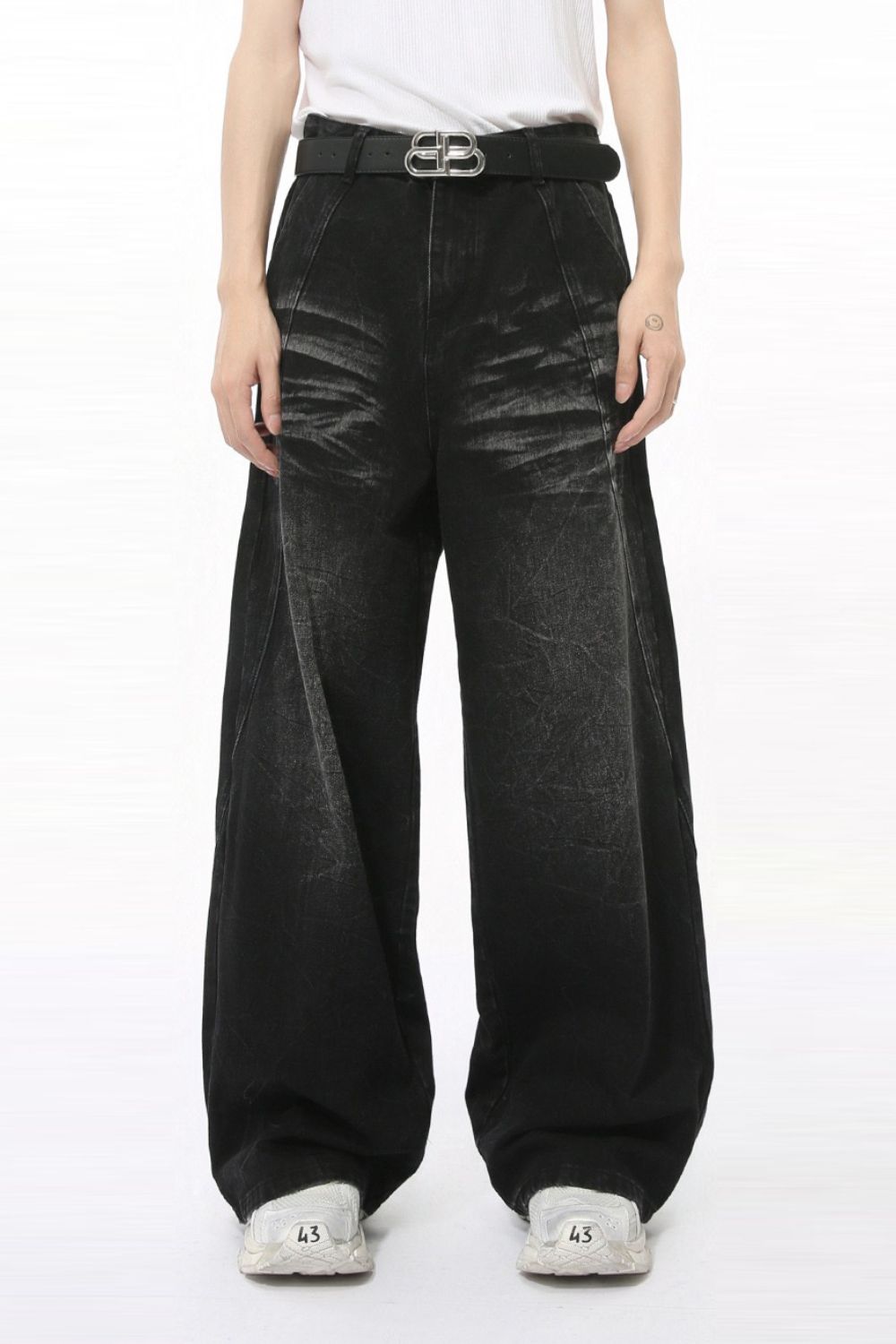 Washed Cat Whiskered Wide Leg Jeans with no stretch in black, featuring basic style with machine wash care instructions.