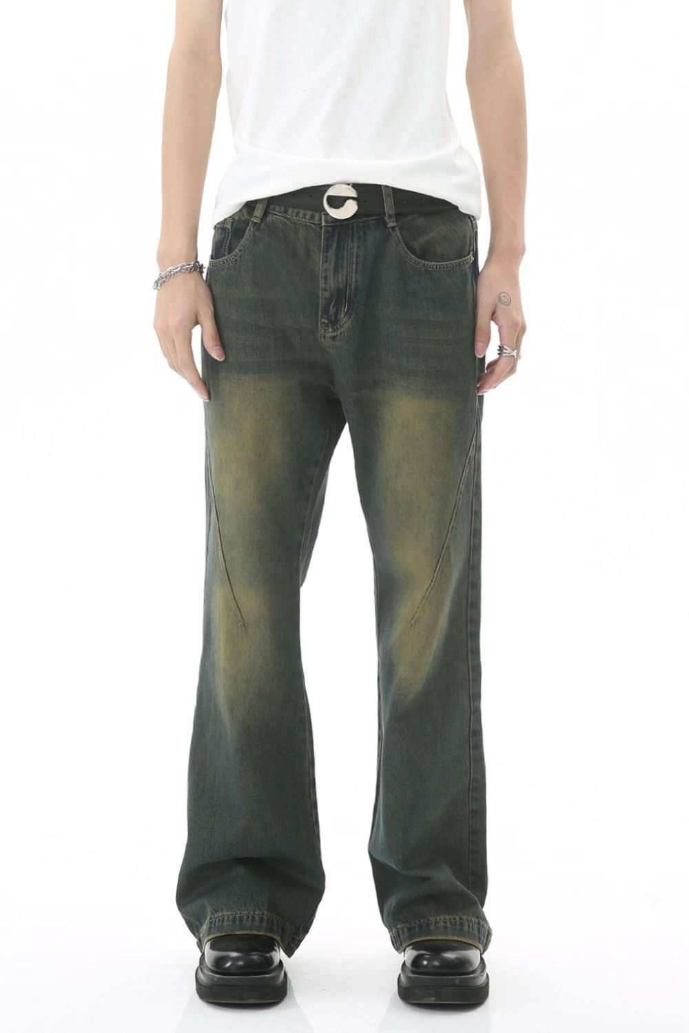 Decorative seam jeans with pockets, basic style, no stretch.