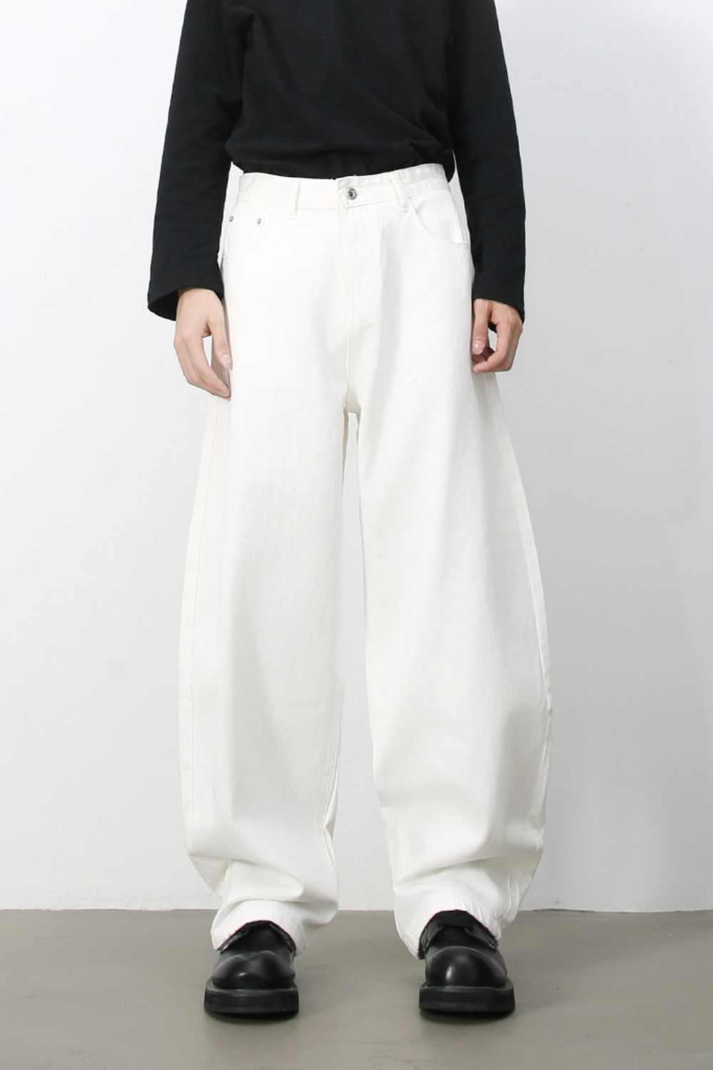 Men's high rise wide leg jeans in white, basic style, 100% cotton.