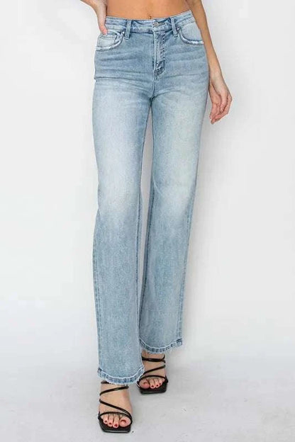 High rise straight jeans with a flattering fit and pocket detailing.