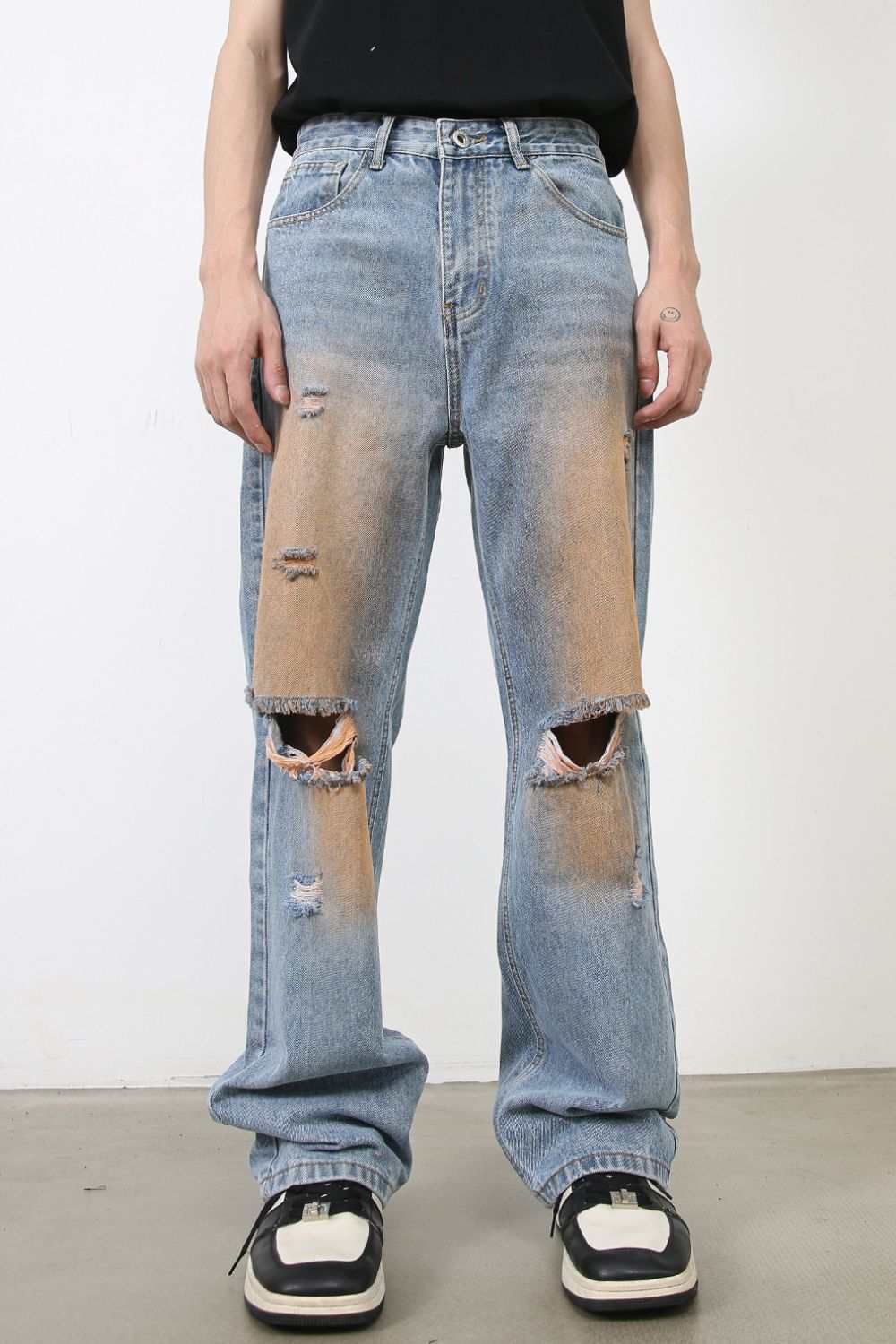 Men's distressed jeans with pockets, basic style, no stretch, cotton blend.