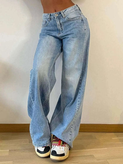 Wide leg jeans with pockets, buttoned, no stretch, cotton-polyester blend.