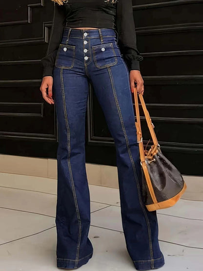 Highly stretchy flare jeans with buttoned pockets.