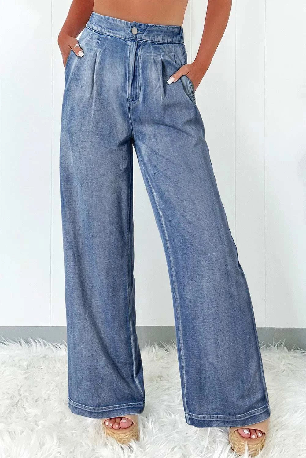 High waist wide leg jeans with pockets, no stretch, 95% cotton, 5% polyester.