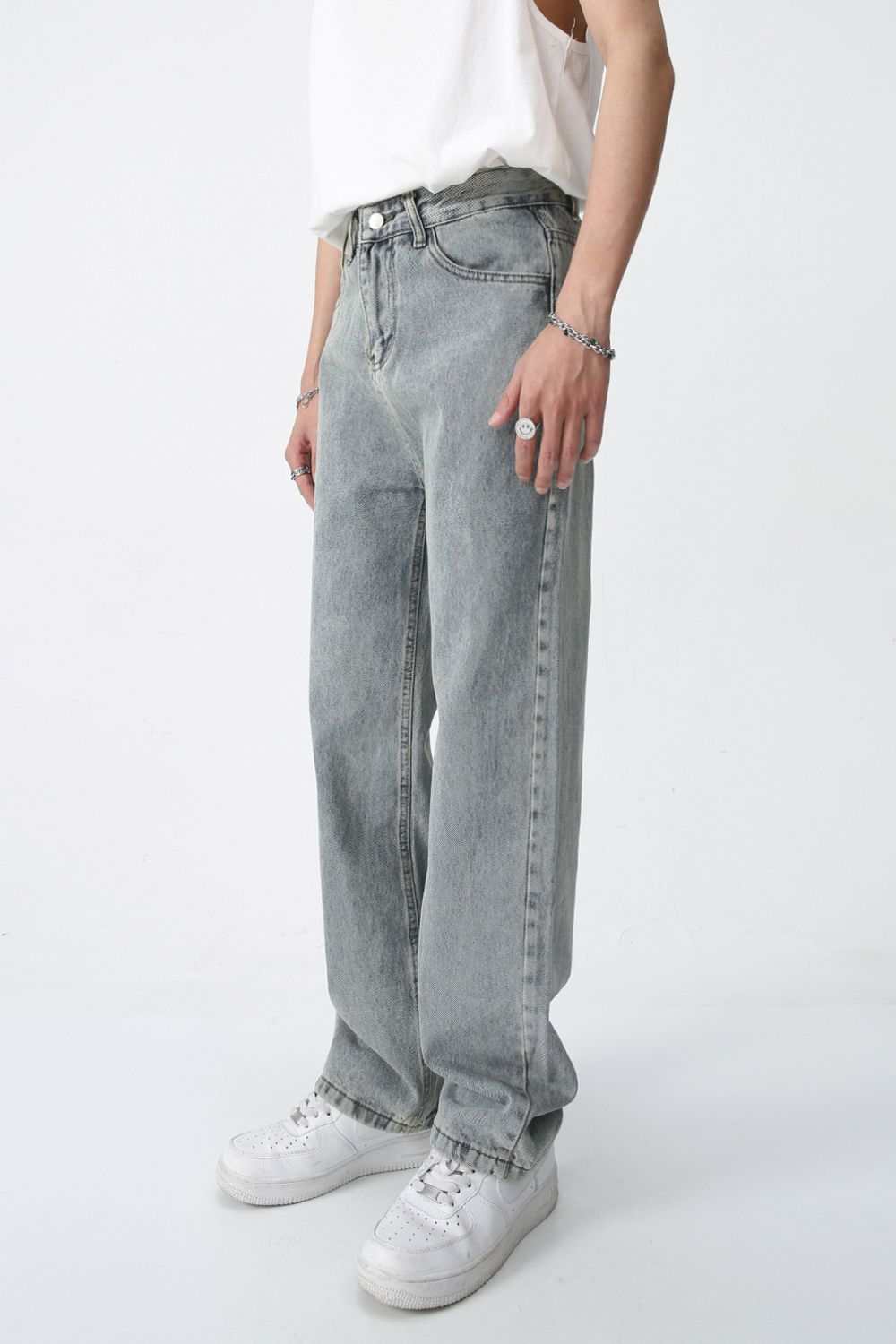 Baggy jeans with pockets in gray, basic style, cotton blend.