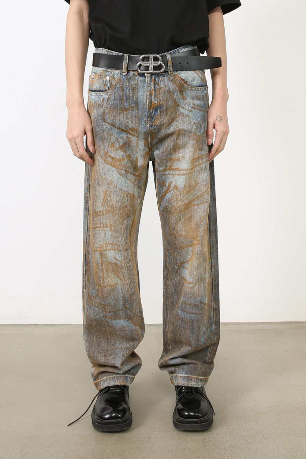 Men's baggy jeans with pockets, basic style, made of cotton, viscose, polyester.