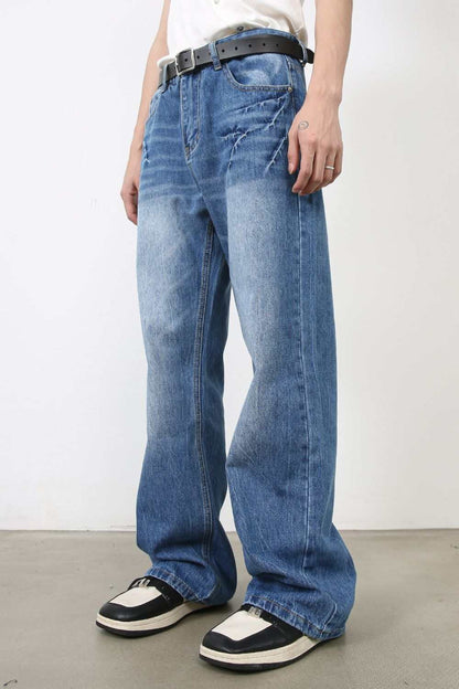 Men's loose fit jeans in blue, basic style, no stretch.