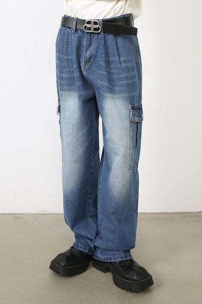 Men's loose fit jeans with pockets, blue denim, no stretch.
